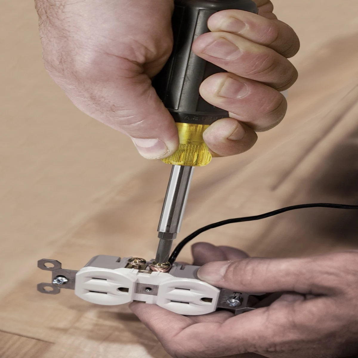 KLEIN TOOLS 32477 многофункциональная отвертка 10-в-1
