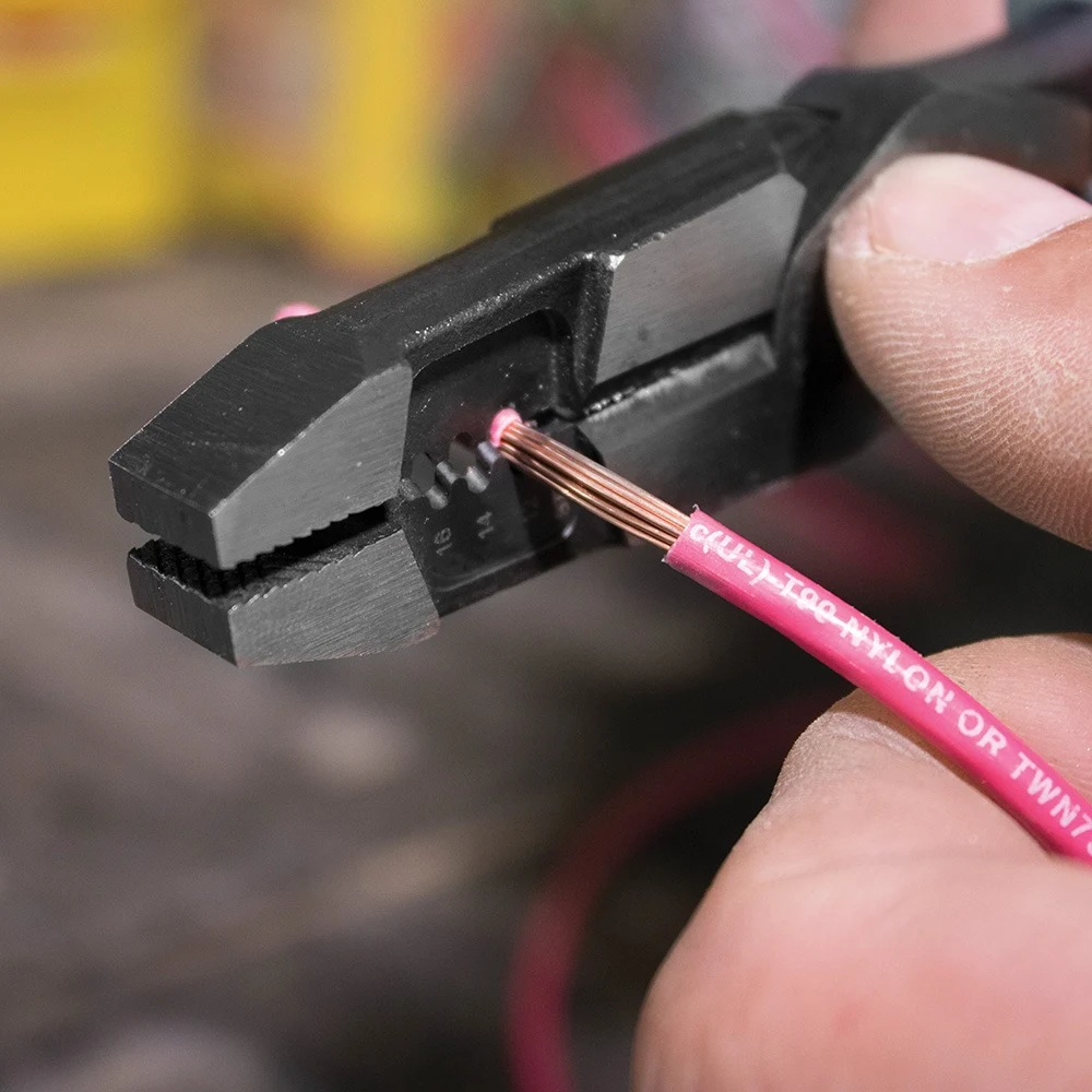 KLEIN TOOLS J215-8CR Комбинированные силовые пассатижи со стриппером и кримпером